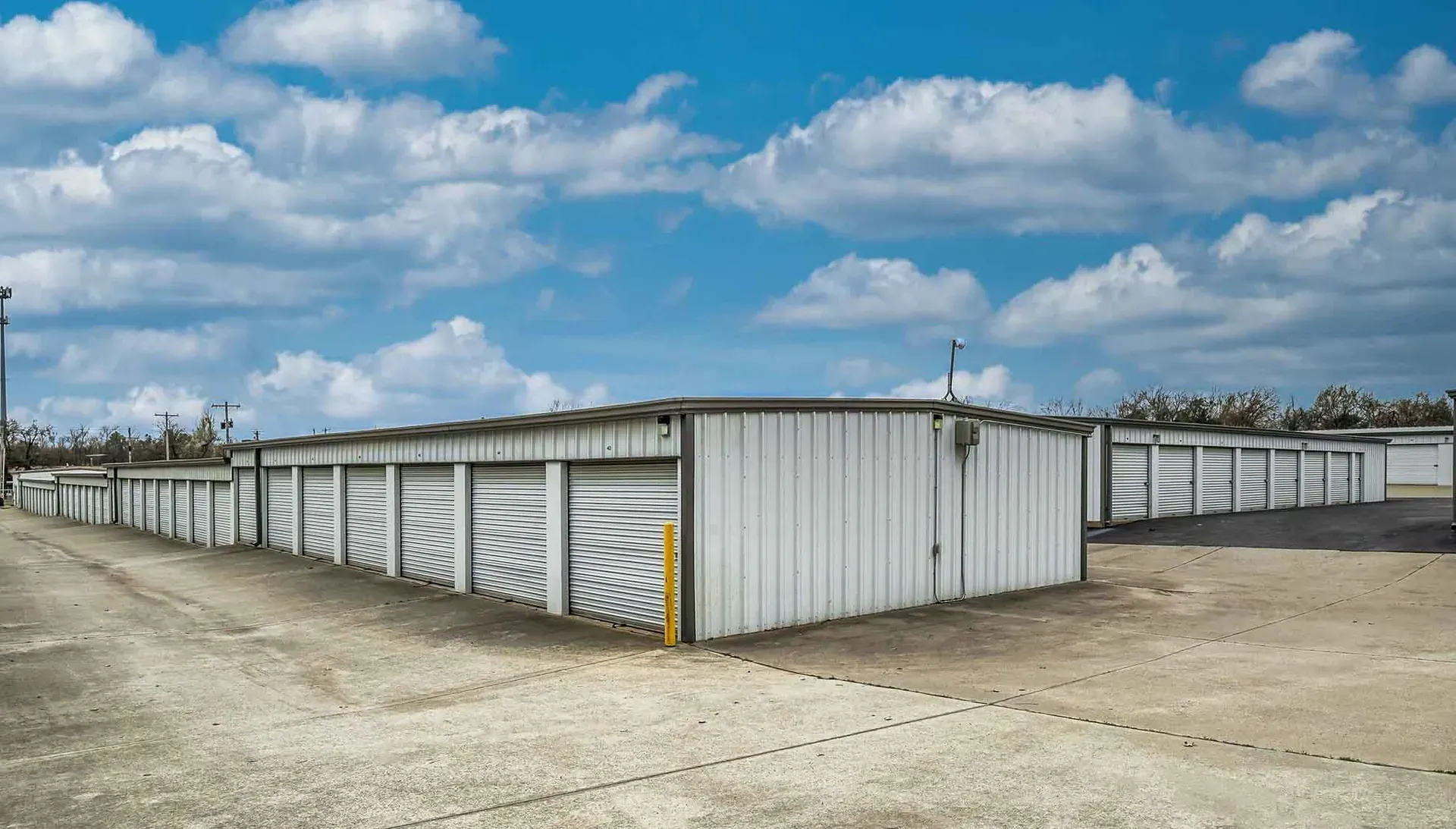 Drive up units at KO Storage