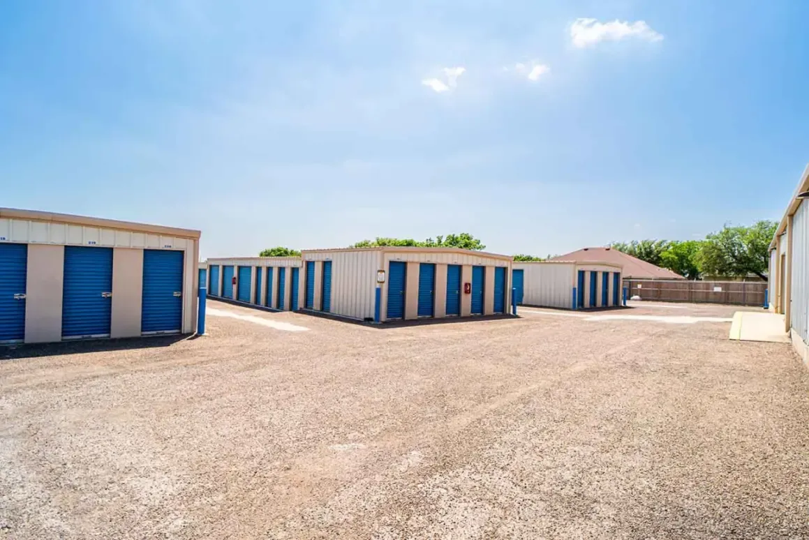 Drive up units at KO Storage